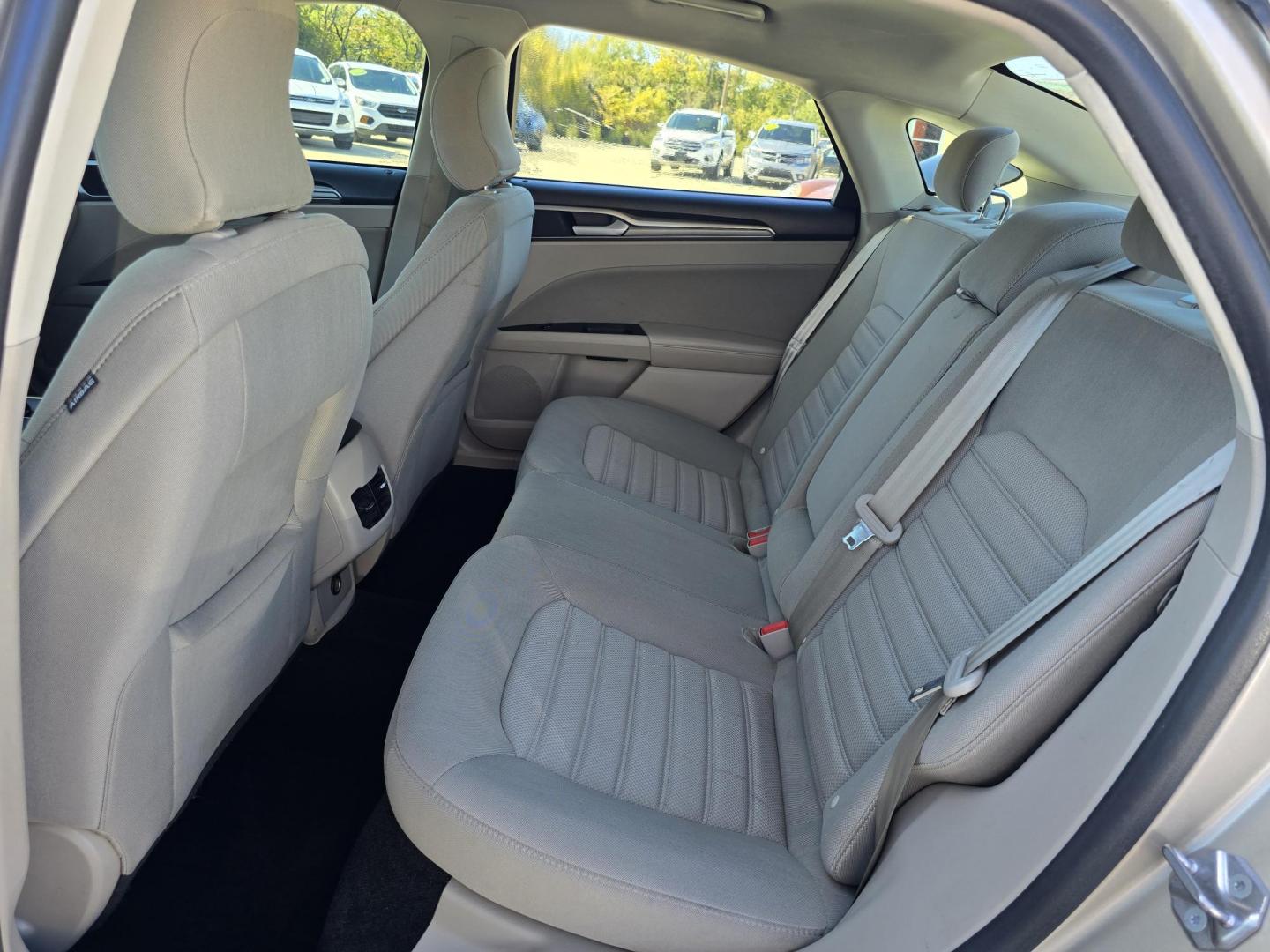 2018 GOLD Ford Fusion SE (3FA6P0HD9JR) with an 1.5L L4 DOHC 16V engine, 6A transmission, located at 2660 S.Garland Avenue, Garland, TX, 75041, (469) 298-3118, 32.885551, -96.655602 - Photo#14