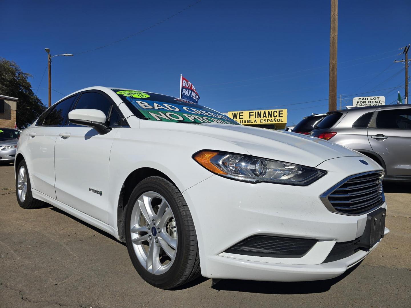 2018 WHITE Ford Fusion Hybrid SE (3FA6P0LU9JR) with an 2.0L L4 DOHC 16V HYBRID engine, CVT transmission, located at 2660 S.Garland Avenue, Garland, TX, 75041, (469) 298-3118, 32.885551, -96.655602 - Photo#1