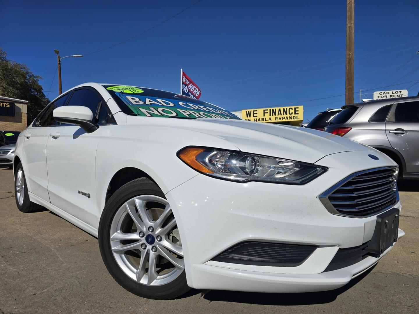 2018 WHITE Ford Fusion Hybrid SE (3FA6P0LU9JR) with an 2.0L L4 DOHC 16V HYBRID engine, CVT transmission, located at 2660 S.Garland Avenue, Garland, TX, 75041, (469) 298-3118, 32.885551, -96.655602 - Photo#0