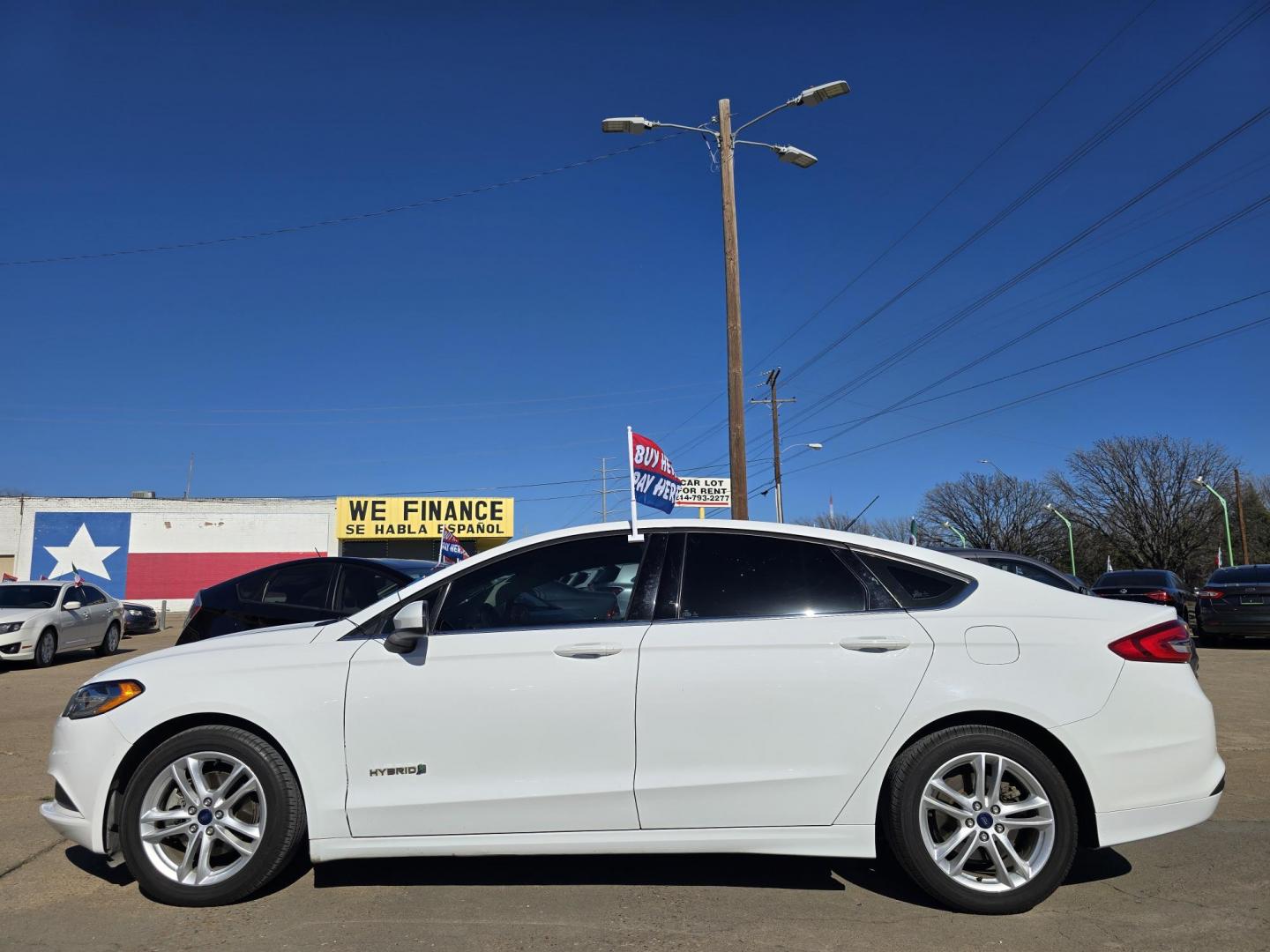 2018 WHITE Ford Fusion Hybrid SE (3FA6P0LU9JR) with an 2.0L L4 DOHC 16V HYBRID engine, CVT transmission, located at 2660 S.Garland Avenue, Garland, TX, 75041, (469) 298-3118, 32.885551, -96.655602 - Photo#7