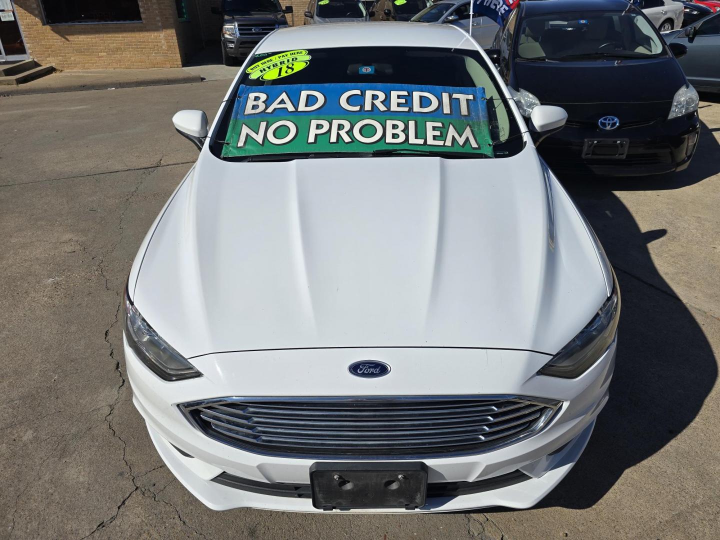2018 WHITE Ford Fusion Hybrid SE (3FA6P0LU9JR) with an 2.0L L4 DOHC 16V HYBRID engine, CVT transmission, located at 2660 S.Garland Avenue, Garland, TX, 75041, (469) 298-3118, 32.885551, -96.655602 - Photo#10