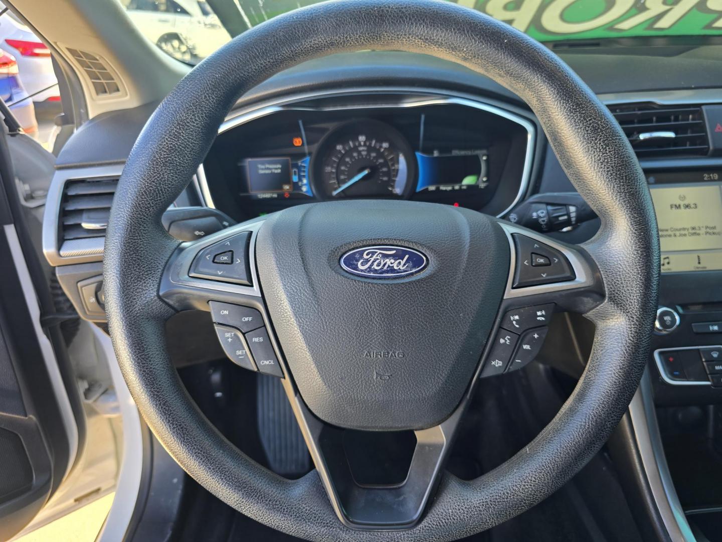 2018 WHITE Ford Fusion Hybrid SE (3FA6P0LU9JR) with an 2.0L L4 DOHC 16V HYBRID engine, CVT transmission, located at 2660 S.Garland Avenue, Garland, TX, 75041, (469) 298-3118, 32.885551, -96.655602 - Photo#13