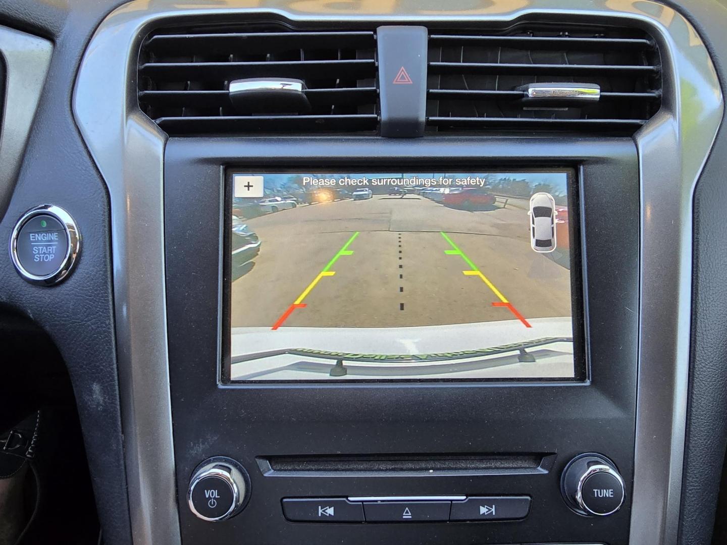 2018 WHITE Ford Fusion Hybrid SE (3FA6P0LU9JR) with an 2.0L L4 DOHC 16V HYBRID engine, CVT transmission, located at 2660 S.Garland Avenue, Garland, TX, 75041, (469) 298-3118, 32.885551, -96.655602 - Photo#15