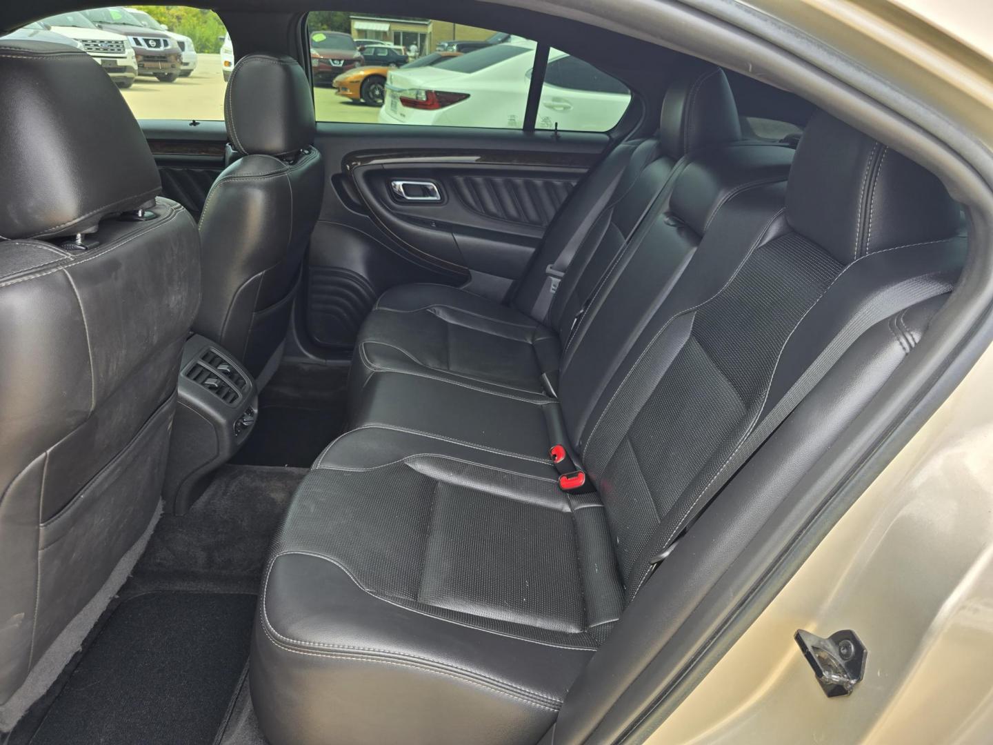 2018 GOLD Ford Taurus Limited (1FAHP2F82JG) with an 3.5L V6 DOHC 24V engine, 6A transmission, located at 2660 S.Garland Avenue, Garland, TX, 75041, (469) 298-3118, 32.885551, -96.655602 - Photo#16