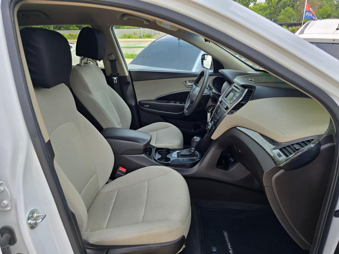 2018 DIAMOND WHITE Hyundai Santa Fe Sport (5NMZT3LB4JH) with an 2.4L L4 DOHC 16V engine, 6A transmission, located at 2660 S.Garland Avenue, Garland, TX, 75041, (469) 298-3118, 32.885551, -96.655602 - Welcome to DallasAutos4Less, one of the Premier BUY HERE PAY HERE Dealers in the North Dallas Area. We specialize in financing to people with NO CREDIT or BAD CREDIT. We need proof of income, proof of residence, and a ID. Come buy your new car from us today!! This is a Very clean 2018 HYUNDAI SAN - Photo#18