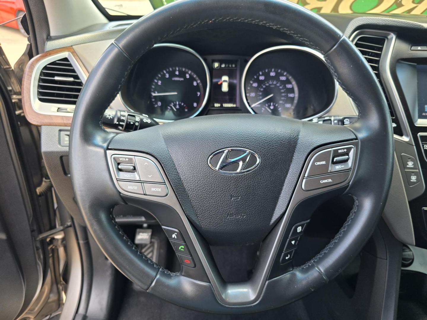 2018 GRAY Hyundai Santa Fe Sport (5XYZU3LB3JG) with an 2.4L L4 DOHC 16V engine, 6A transmission, located at 2660 S.Garland Avenue, Garland, TX, 75041, (469) 298-3118, 32.885551, -96.655602 - Photo#12