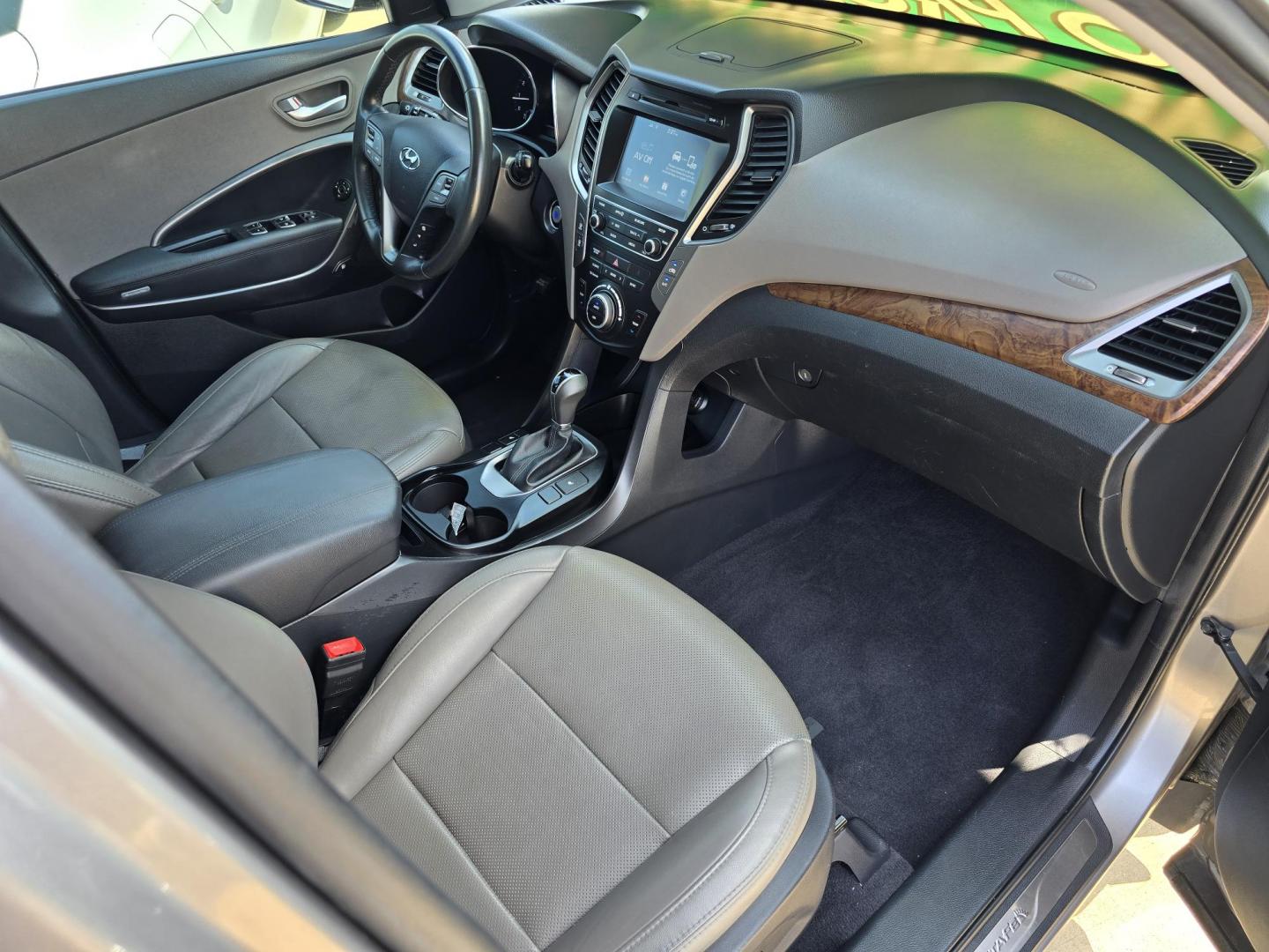 2018 GRAY Hyundai Santa Fe Sport (5XYZU3LB3JG) with an 2.4L L4 DOHC 16V engine, 6A transmission, located at 2660 S.Garland Avenue, Garland, TX, 75041, (469) 298-3118, 32.885551, -96.655602 - Photo#22