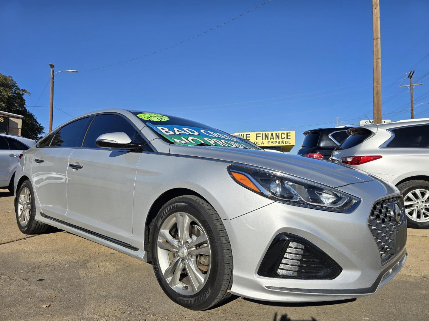2018 Hyundai Sonata SPORT (5NPE34AF8JH) , AUTO transmission, located at 2660 S.Garland Avenue, Garland, TX, 75041, (469) 298-3118, 32.885551, -96.655602 - Welcome to DallasAutos4Less, one of the Premier BUY HERE PAY HERE Dealers in the North Dallas Area. We specialize in financing to people with NO CREDIT or BAD CREDIT. We need proof of income, proof of residence, and a ID. Come buy your new car from us today!! This is a Very clean 2018 HYUNDAI SON - Photo#1