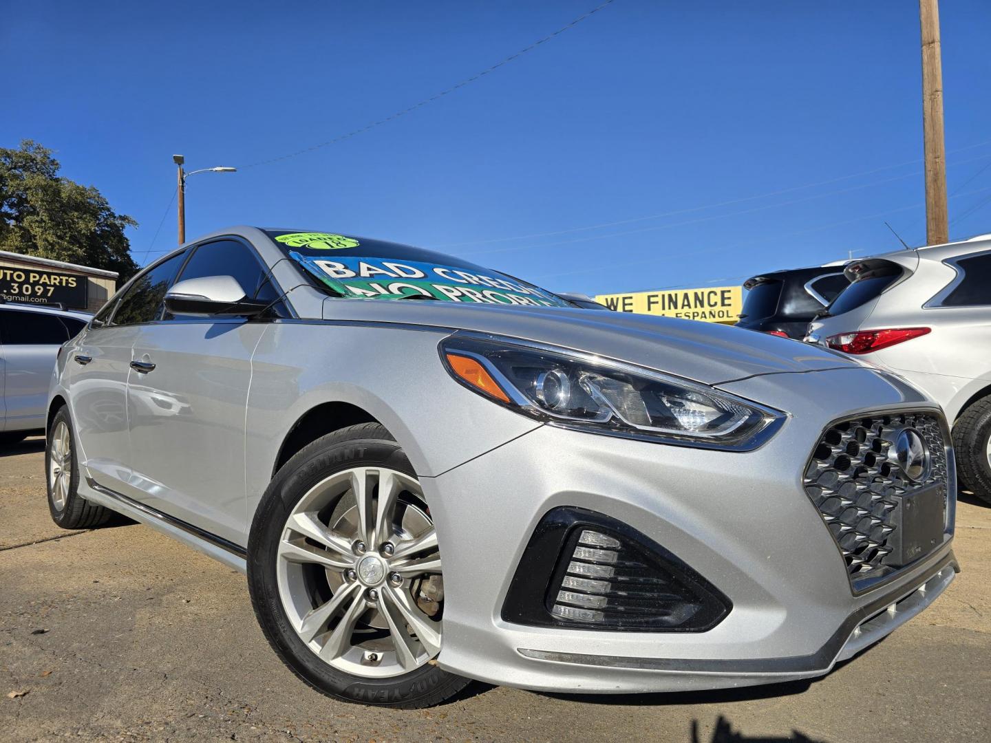 2018 Hyundai Sonata SPORT (5NPE34AF8JH) , AUTO transmission, located at 2660 S.Garland Avenue, Garland, TX, 75041, (469) 298-3118, 32.885551, -96.655602 - Welcome to DallasAutos4Less, one of the Premier BUY HERE PAY HERE Dealers in the North Dallas Area. We specialize in financing to people with NO CREDIT or BAD CREDIT. We need proof of income, proof of residence, and a ID. Come buy your new car from us today!! This is a Very clean 2018 HYUNDAI SON - Photo#0
