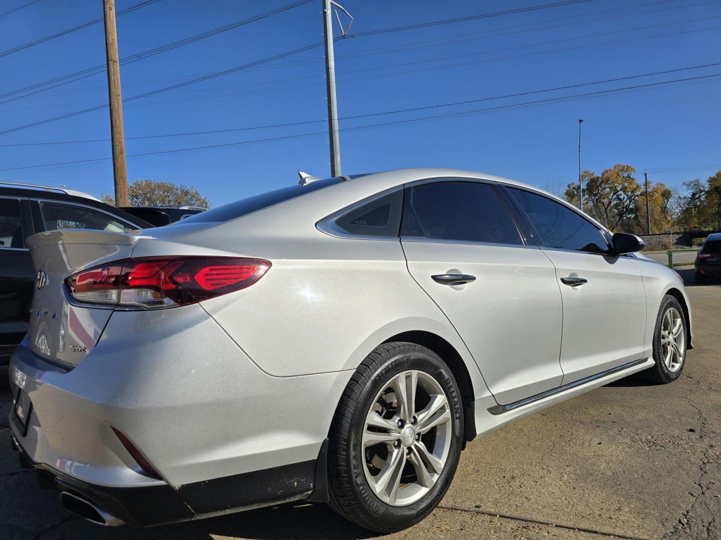 2018 Hyundai Sonata SPORT (5NPE34AF8JH) , AUTO transmission, located at 2660 S.Garland Avenue, Garland, TX, 75041, (469) 298-3118, 32.885551, -96.655602 - Welcome to DallasAutos4Less, one of the Premier BUY HERE PAY HERE Dealers in the North Dallas Area. We specialize in financing to people with NO CREDIT or BAD CREDIT. We need proof of income, proof of residence, and a ID. Come buy your new car from us today!! This is a Very clean 2018 HYUNDAI SON - Photo#3