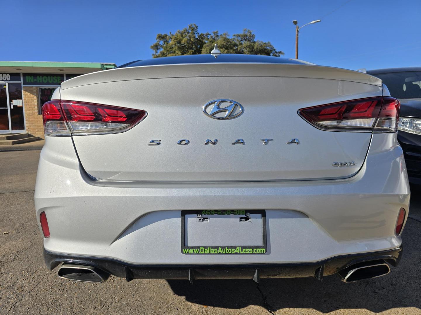 2018 Hyundai Sonata SPORT (5NPE34AF8JH) , AUTO transmission, located at 2660 S.Garland Avenue, Garland, TX, 75041, (469) 298-3118, 32.885551, -96.655602 - Welcome to DallasAutos4Less, one of the Premier BUY HERE PAY HERE Dealers in the North Dallas Area. We specialize in financing to people with NO CREDIT or BAD CREDIT. We need proof of income, proof of residence, and a ID. Come buy your new car from us today!! This is a Very clean 2018 HYUNDAI SON - Photo#4