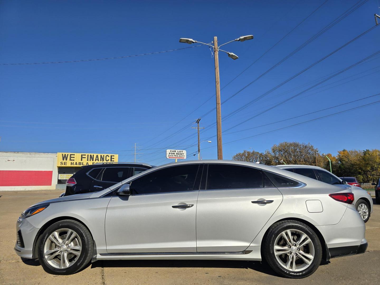 2018 Hyundai Sonata SPORT (5NPE34AF8JH) , AUTO transmission, located at 2660 S.Garland Avenue, Garland, TX, 75041, (469) 298-3118, 32.885551, -96.655602 - Welcome to DallasAutos4Less, one of the Premier BUY HERE PAY HERE Dealers in the North Dallas Area. We specialize in financing to people with NO CREDIT or BAD CREDIT. We need proof of income, proof of residence, and a ID. Come buy your new car from us today!! This is a Very clean 2018 HYUNDAI SON - Photo#6