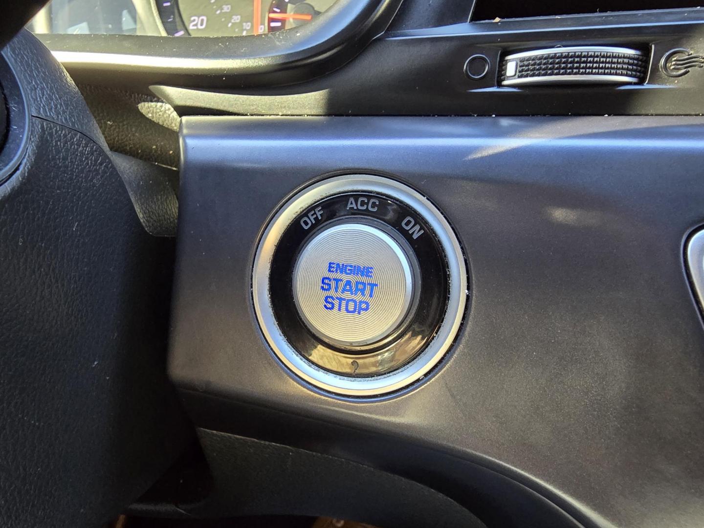 2018 Hyundai Sonata SPORT (5NPE34AF8JH) , AUTO transmission, located at 2660 S.Garland Avenue, Garland, TX, 75041, (469) 298-3118, 32.885551, -96.655602 - Welcome to DallasAutos4Less, one of the Premier BUY HERE PAY HERE Dealers in the North Dallas Area. We specialize in financing to people with NO CREDIT or BAD CREDIT. We need proof of income, proof of residence, and a ID. Come buy your new car from us today!! This is a Very clean 2018 HYUNDAI SON - Photo#12