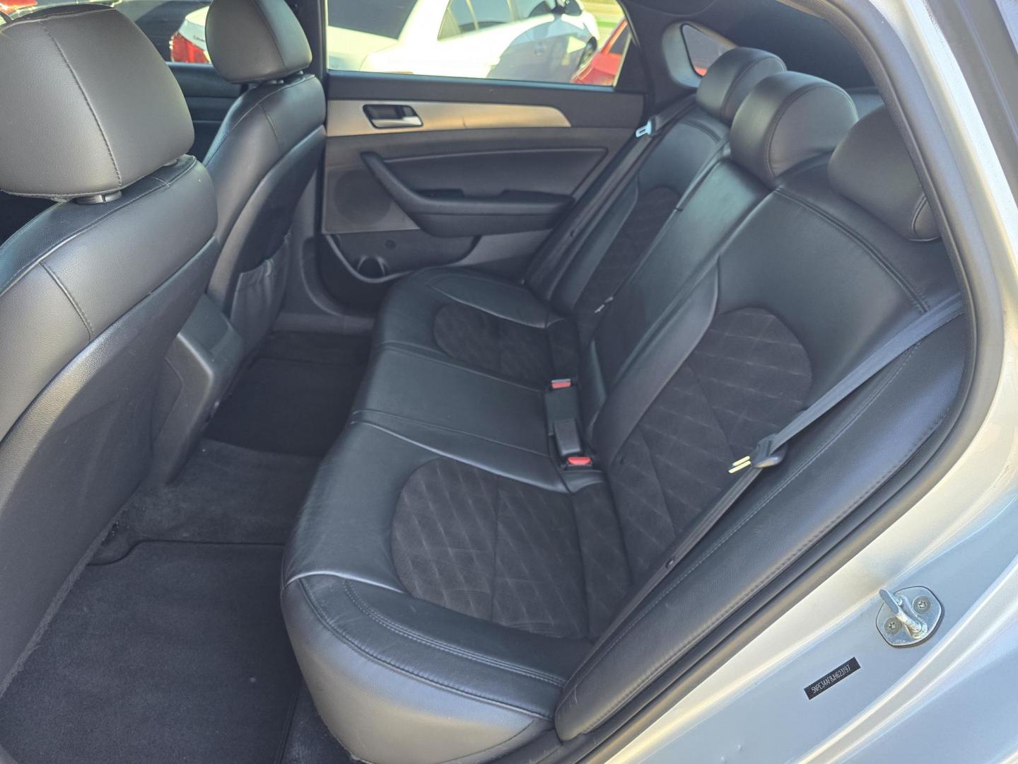 2018 Hyundai Sonata SPORT (5NPE34AF8JH) , AUTO transmission, located at 2660 S.Garland Avenue, Garland, TX, 75041, (469) 298-3118, 32.885551, -96.655602 - Welcome to DallasAutos4Less, one of the Premier BUY HERE PAY HERE Dealers in the North Dallas Area. We specialize in financing to people with NO CREDIT or BAD CREDIT. We need proof of income, proof of residence, and a ID. Come buy your new car from us today!! This is a Very clean 2018 HYUNDAI SON - Photo#17