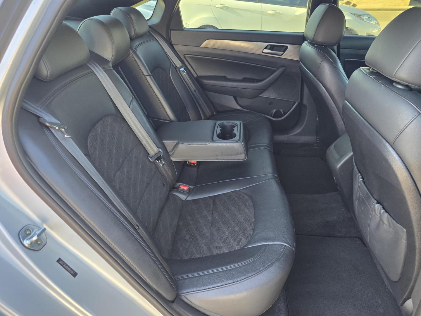 2018 Hyundai Sonata SPORT (5NPE34AF8JH) , AUTO transmission, located at 2660 S.Garland Avenue, Garland, TX, 75041, (469) 298-3118, 32.885551, -96.655602 - Welcome to DallasAutos4Less, one of the Premier BUY HERE PAY HERE Dealers in the North Dallas Area. We specialize in financing to people with NO CREDIT or BAD CREDIT. We need proof of income, proof of residence, and a ID. Come buy your new car from us today!! This is a Very clean 2018 HYUNDAI SON - Photo#18