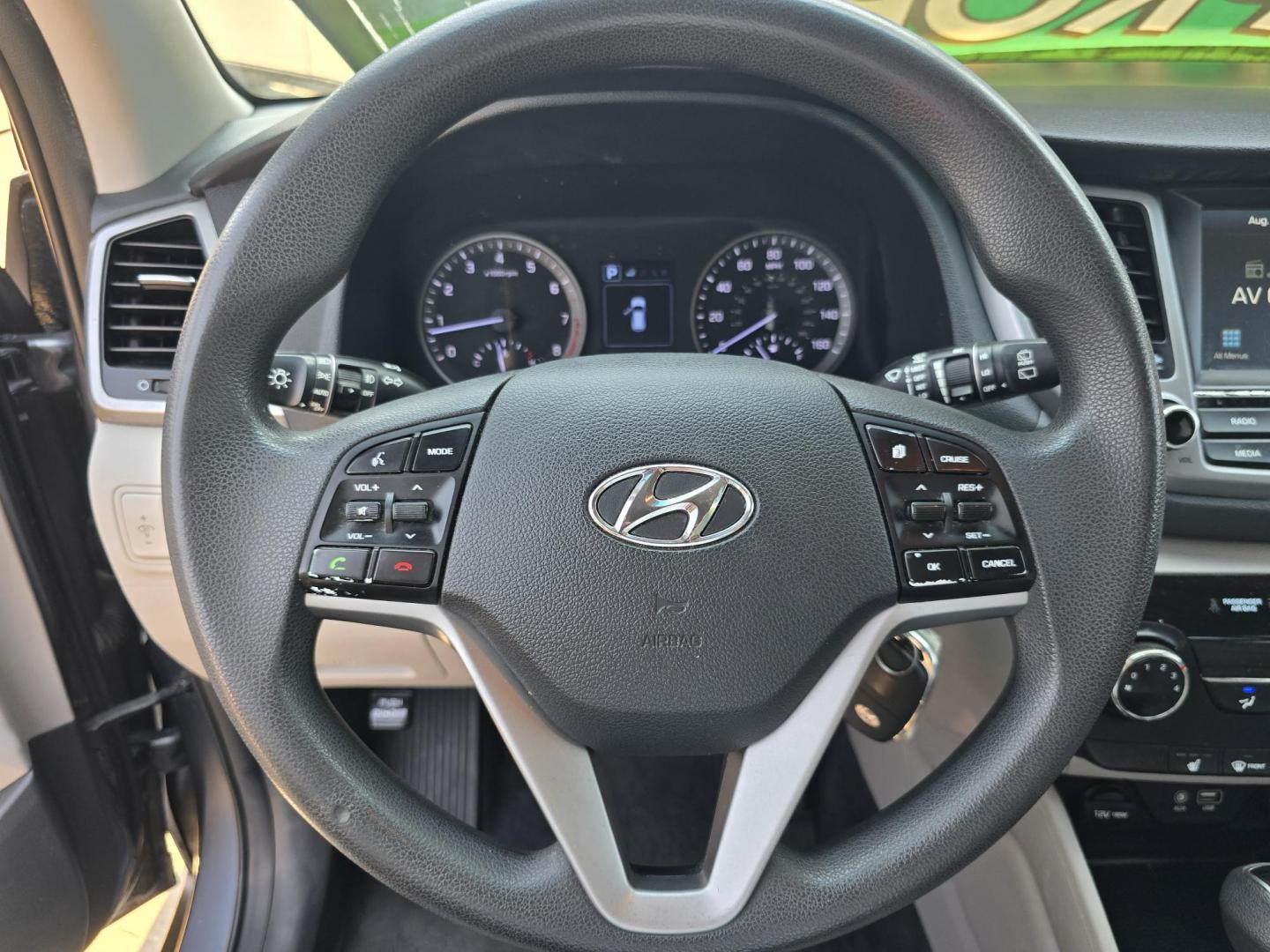 2018 GRAY Hyundai Tucson SE (KM8J33A43JU) with an 2.0L L4 DOHC 16V engine, 6A transmission, located at 2660 S.Garland Avenue, Garland, TX, 75041, (469) 298-3118, 32.885551, -96.655602 - Photo#13