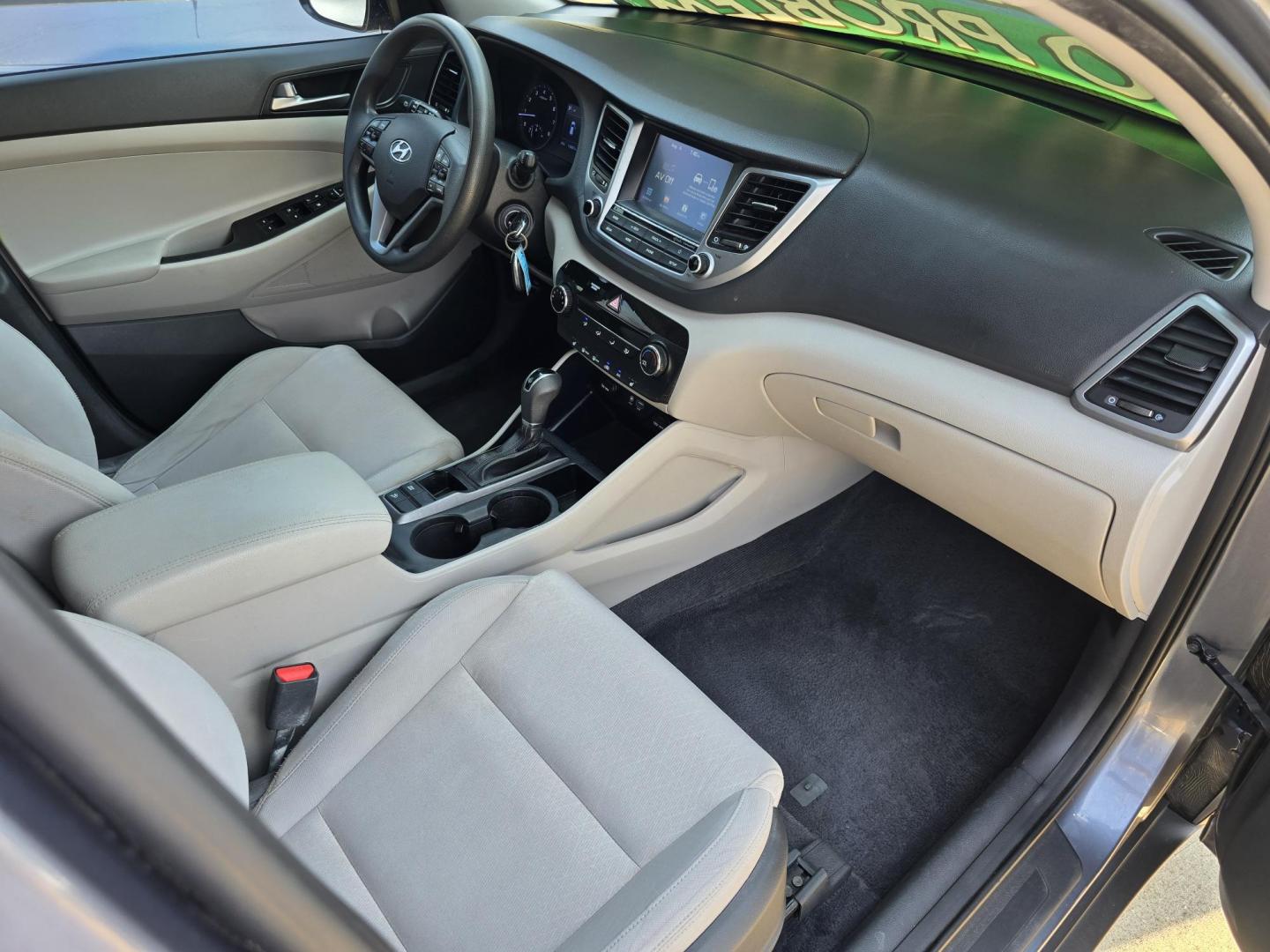 2018 GRAY Hyundai Tucson SE (KM8J33A43JU) with an 2.0L L4 DOHC 16V engine, 6A transmission, located at 2660 S.Garland Avenue, Garland, TX, 75041, (469) 298-3118, 32.885551, -96.655602 - Photo#21