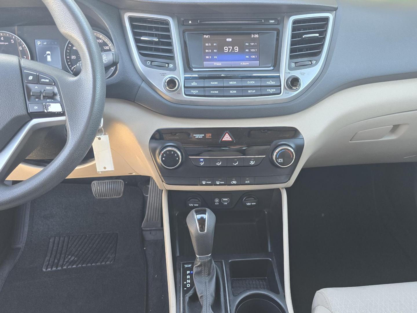 2018 BURGUNDY Hyundai Tucson SE (KM8J23A4XJU) with an 2.0L L4 DOHC 16V engine, 6A transmission, located at 2660 S.Garland Avenue, Garland, TX, 75041, (469) 298-3118, 32.885551, -96.655602 - Photo#13