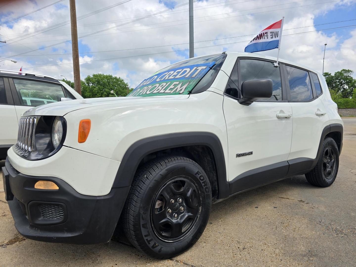 2018 WHITE Jeep Renegade Sport (ZACCJAAB3JP) with an 2.4L L4 DOHC 16V engine, AUTO transmission, located at 2660 S.Garland Avenue, Garland, TX, 75041, (469) 298-3118, 32.885551, -96.655602 - Photo#8
