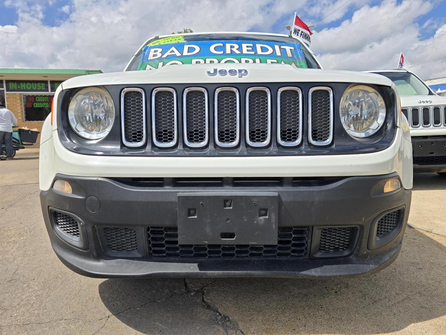 2018 WHITE Jeep Renegade Sport (ZACCJAAB3JP) with an 2.4L L4 DOHC 16V engine, AUTO transmission, located at 2660 S.Garland Avenue, Garland, TX, 75041, (469) 298-3118, 32.885551, -96.655602 - Photo#10