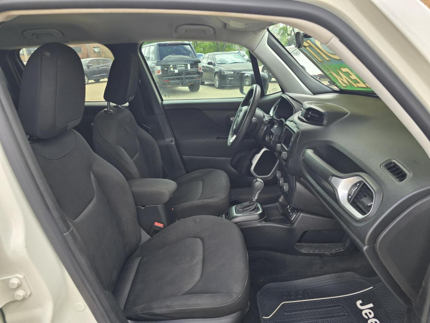 2018 WHITE Jeep Renegade Sport (ZACCJAAB3JP) with an 2.4L L4 DOHC 16V engine, AUTO transmission, located at 2660 S.Garland Avenue, Garland, TX, 75041, (469) 298-3118, 32.885551, -96.655602 - Photo#19