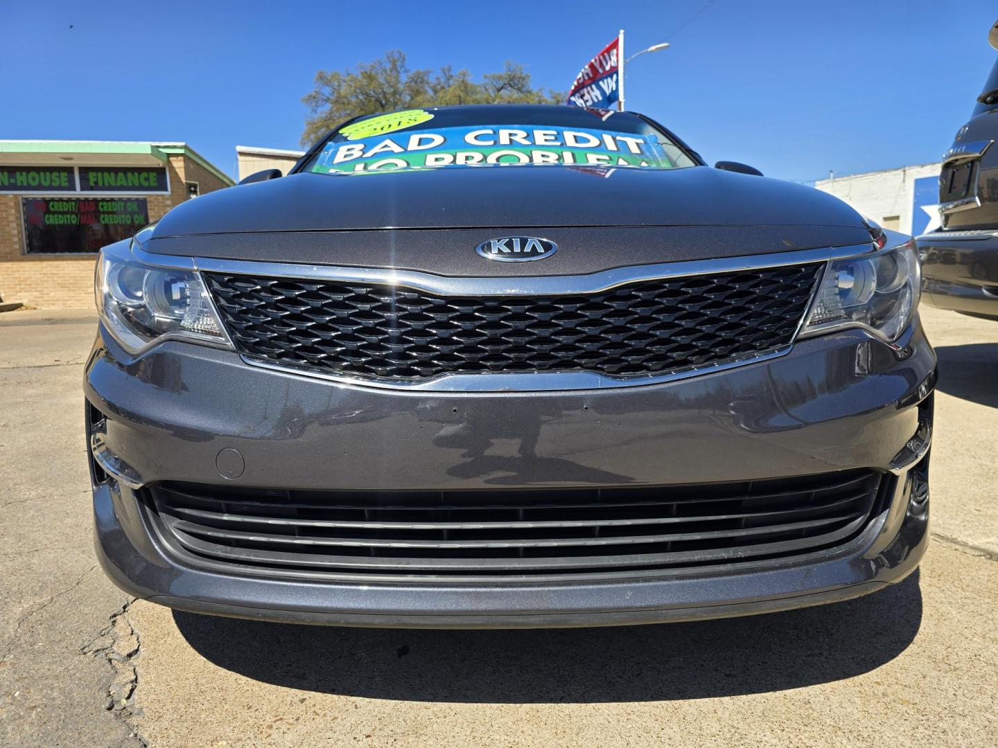 2018 GRAY Kia Optima LX (KNAGT4L38J5) with an 2.4L L4 DOHC 16V engine, 6A transmission, located at 2660 S.Garland Avenue, Garland, TX, 75041, (469) 298-3118, 32.885551, -96.655602 - Photo#8