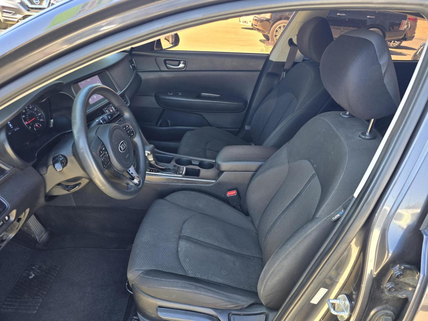 2018 GRAY Kia Optima LX (KNAGT4L38J5) with an 2.4L L4 DOHC 16V engine, 6A transmission, located at 2660 S.Garland Avenue, Garland, TX, 75041, (469) 298-3118, 32.885551, -96.655602 - Photo#10