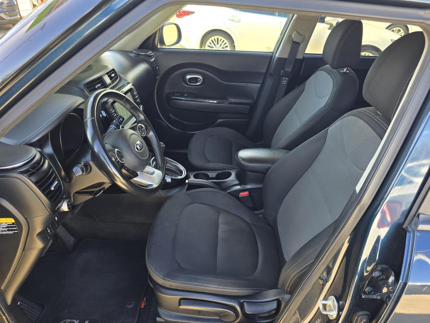 2018 BLUE Kia Soul + (KNDJP3A51J7) with an 2.0L L4 DOHC 16V engine, 6A transmission, located at 2660 S.Garland Avenue, Garland, TX, 75041, (469) 298-3118, 32.885551, -96.655602 - Photo#12