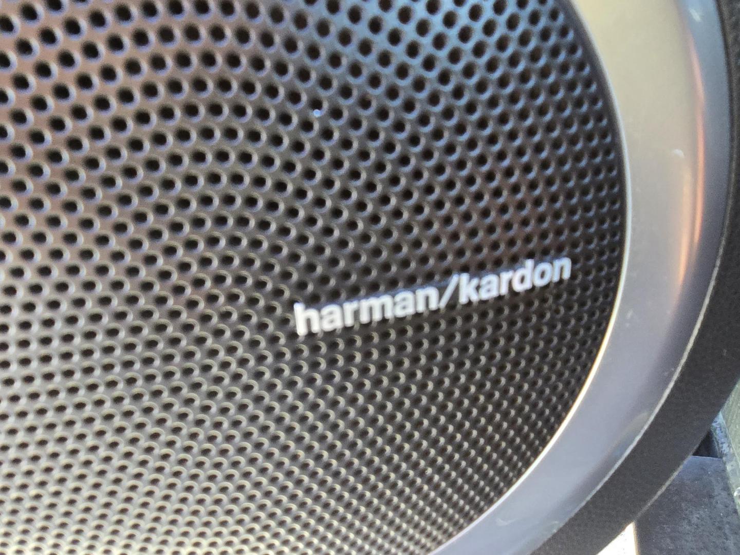 2018 BLUE Kia Soul + (KNDJP3A51J7) with an 2.0L L4 DOHC 16V engine, 6A transmission, located at 2660 S.Garland Avenue, Garland, TX, 75041, (469) 298-3118, 32.885551, -96.655602 - Photo#10