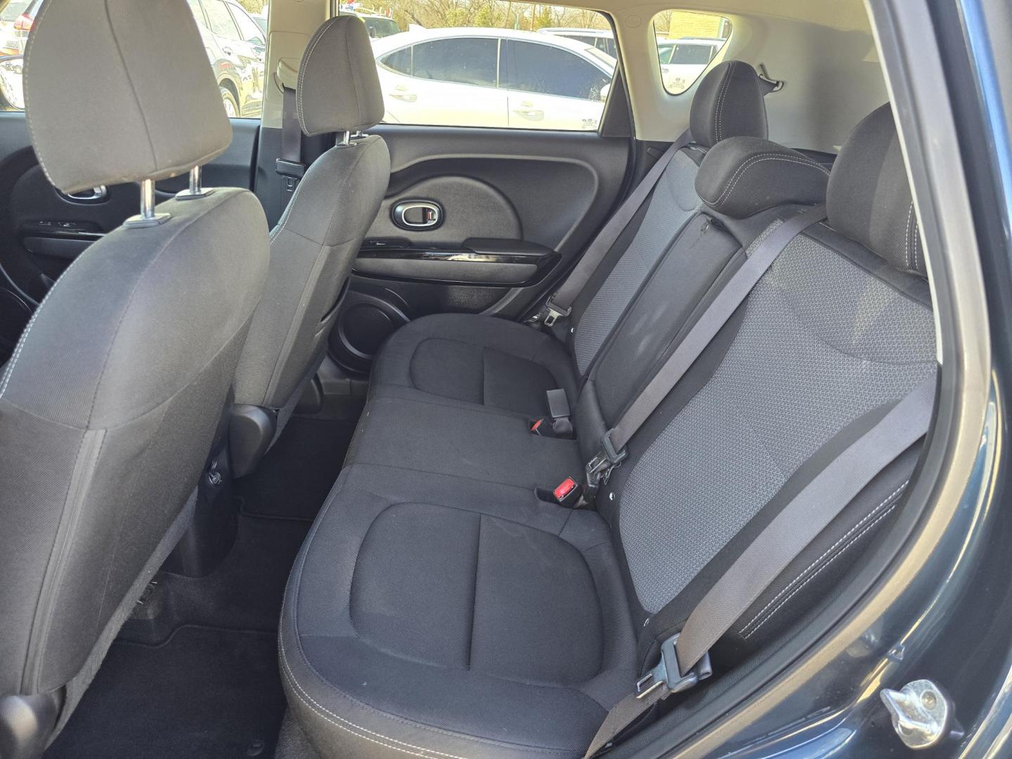 2018 BLUE Kia Soul + (KNDJP3A51J7) with an 2.0L L4 DOHC 16V engine, 6A transmission, located at 2660 S.Garland Avenue, Garland, TX, 75041, (469) 298-3118, 32.885551, -96.655602 - Photo#18