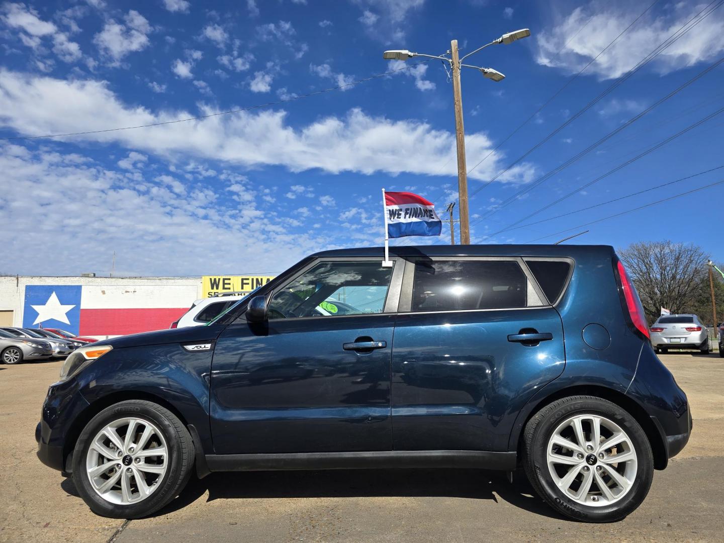 2018 BLUE Kia Soul + (KNDJP3A51J7) with an 2.0L L4 DOHC 16V engine, 6A transmission, located at 2660 S.Garland Avenue, Garland, TX, 75041, (469) 298-3118, 32.885551, -96.655602 - Photo#6
