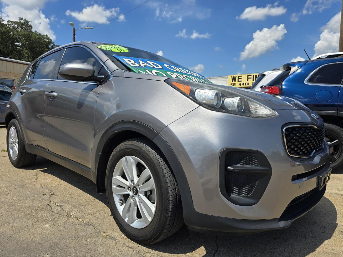 2018 SILVER Kia Sportage LX (KNDPM3AC1J7) with an 2.4L V6 DOHC 24V engine, 6A transmission, located at 2660 S.Garland Avenue, Garland, TX, 75041, (469) 298-3118, 32.885551, -96.655602 - Photo#1