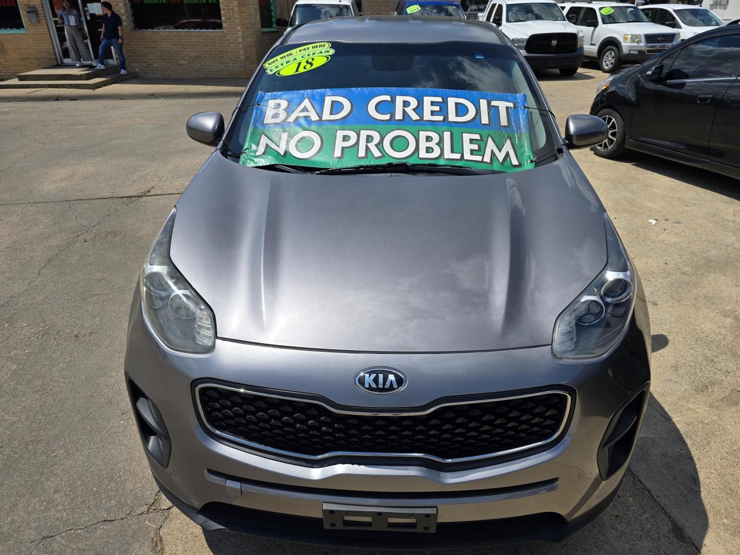 2018 SILVER Kia Sportage LX (KNDPM3AC1J7) with an 2.4L V6 DOHC 24V engine, 6A transmission, located at 2660 S.Garland Avenue, Garland, TX, 75041, (469) 298-3118, 32.885551, -96.655602 - Photo#8