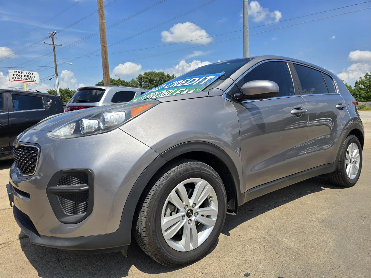 2018 SILVER Kia Sportage LX (KNDPM3AC1J7) with an 2.4L V6 DOHC 24V engine, 6A transmission, located at 2660 S.Garland Avenue, Garland, TX, 75041, (469) 298-3118, 32.885551, -96.655602 - Photo#7
