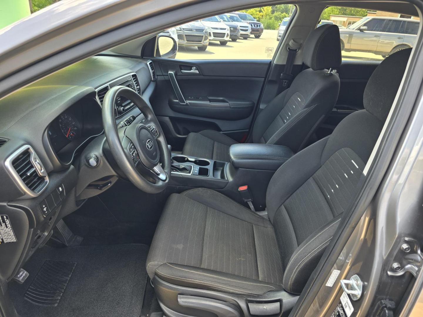 2018 SILVER Kia Sportage LX (KNDPM3AC1J7) with an 2.4L V6 DOHC 24V engine, 6A transmission, located at 2660 S.Garland Avenue, Garland, TX, 75041, (469) 298-3118, 32.885551, -96.655602 - Photo#11