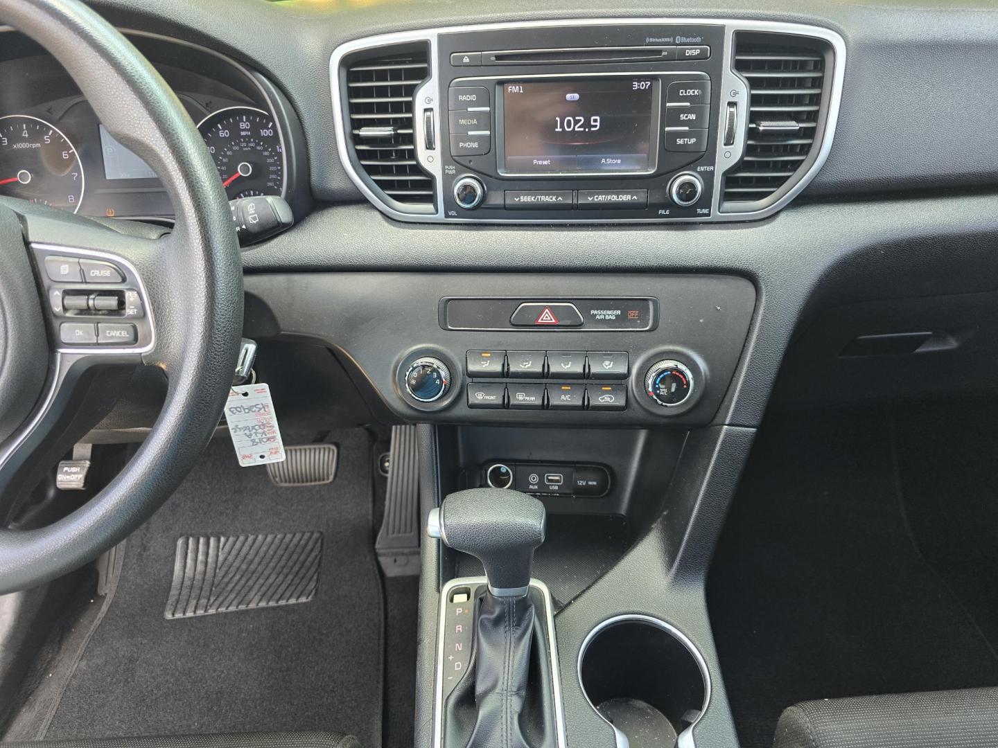 2018 SILVER Kia Sportage LX (KNDPM3AC1J7) with an 2.4L V6 DOHC 24V engine, 6A transmission, located at 2660 S.Garland Avenue, Garland, TX, 75041, (469) 298-3118, 32.885551, -96.655602 - Photo#13