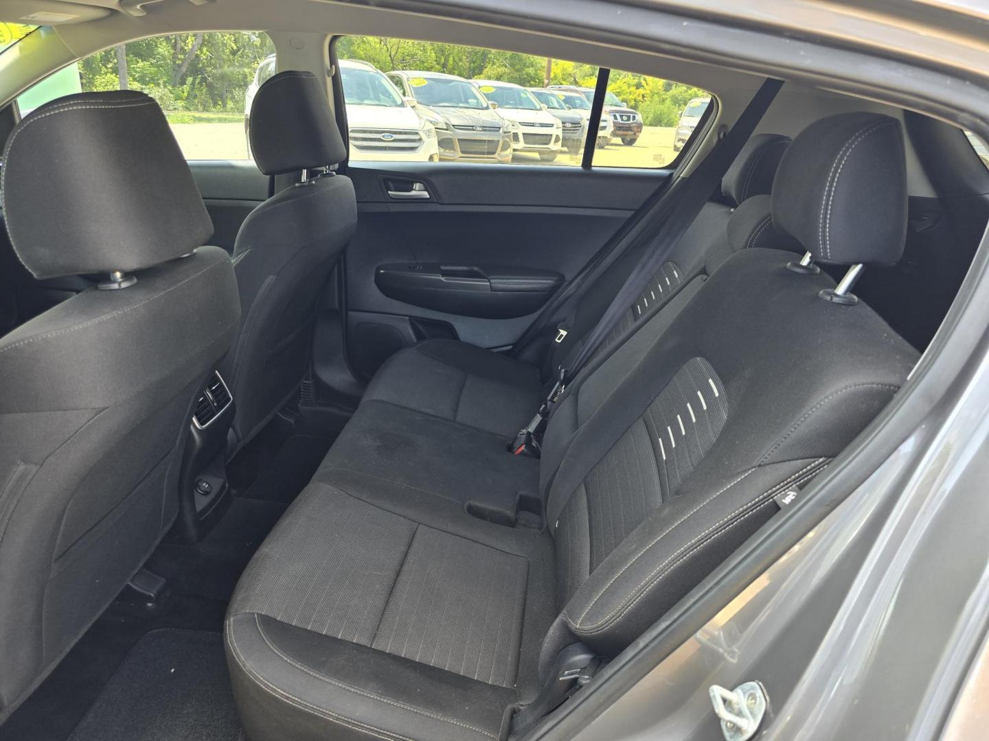 2018 SILVER Kia Sportage LX (KNDPM3AC1J7) with an 2.4L V6 DOHC 24V engine, 6A transmission, located at 2660 S.Garland Avenue, Garland, TX, 75041, (469) 298-3118, 32.885551, -96.655602 - Photo#15