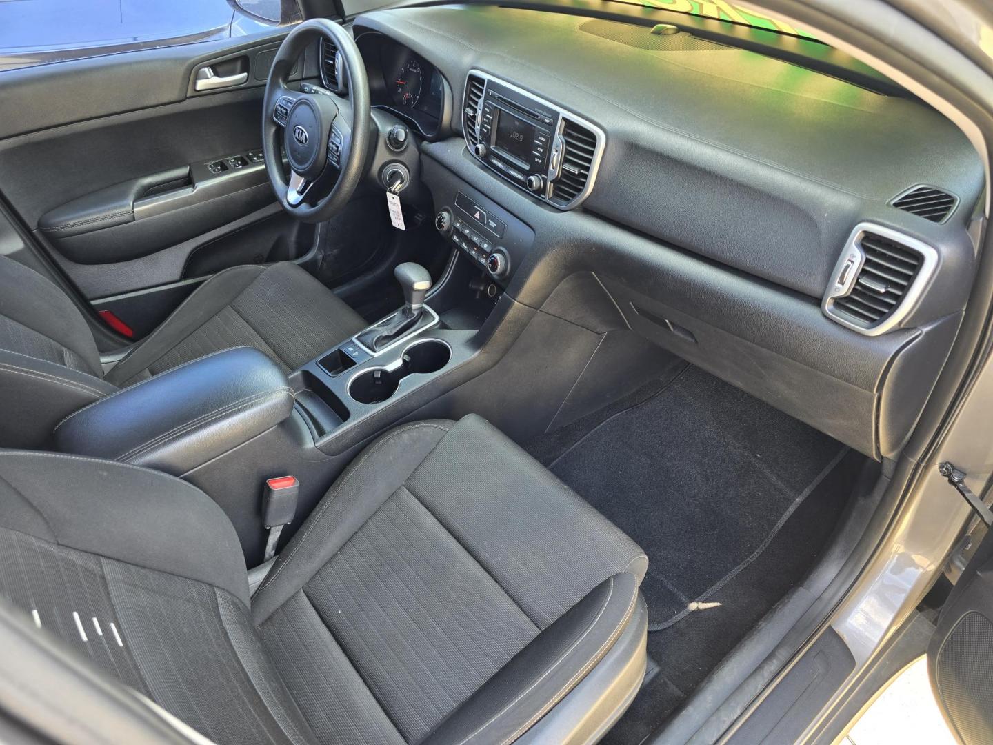 2018 SILVER Kia Sportage LX (KNDPM3AC1J7) with an 2.4L V6 DOHC 24V engine, 6A transmission, located at 2660 S.Garland Avenue, Garland, TX, 75041, (469) 298-3118, 32.885551, -96.655602 - Photo#18