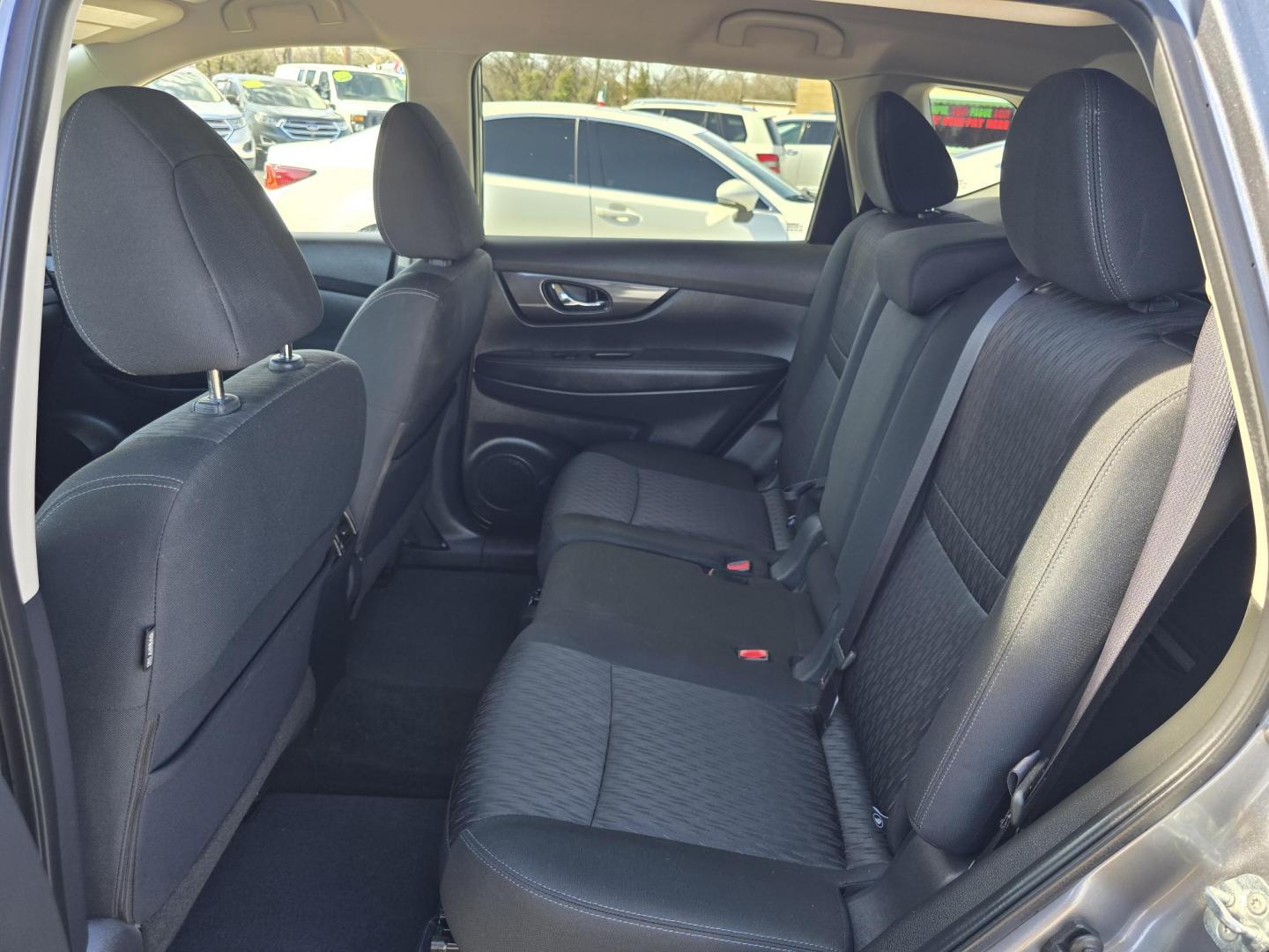 2018 GRAY Nissan Rogue SV (KNMAT2MT3JP) with an 2.5L L4 DOHC 16V engine, CVT transmission, located at 2660 S.Garland Avenue, Garland, TX, 75041, (469) 298-3118, 32.885551, -96.655602 - Photo#17