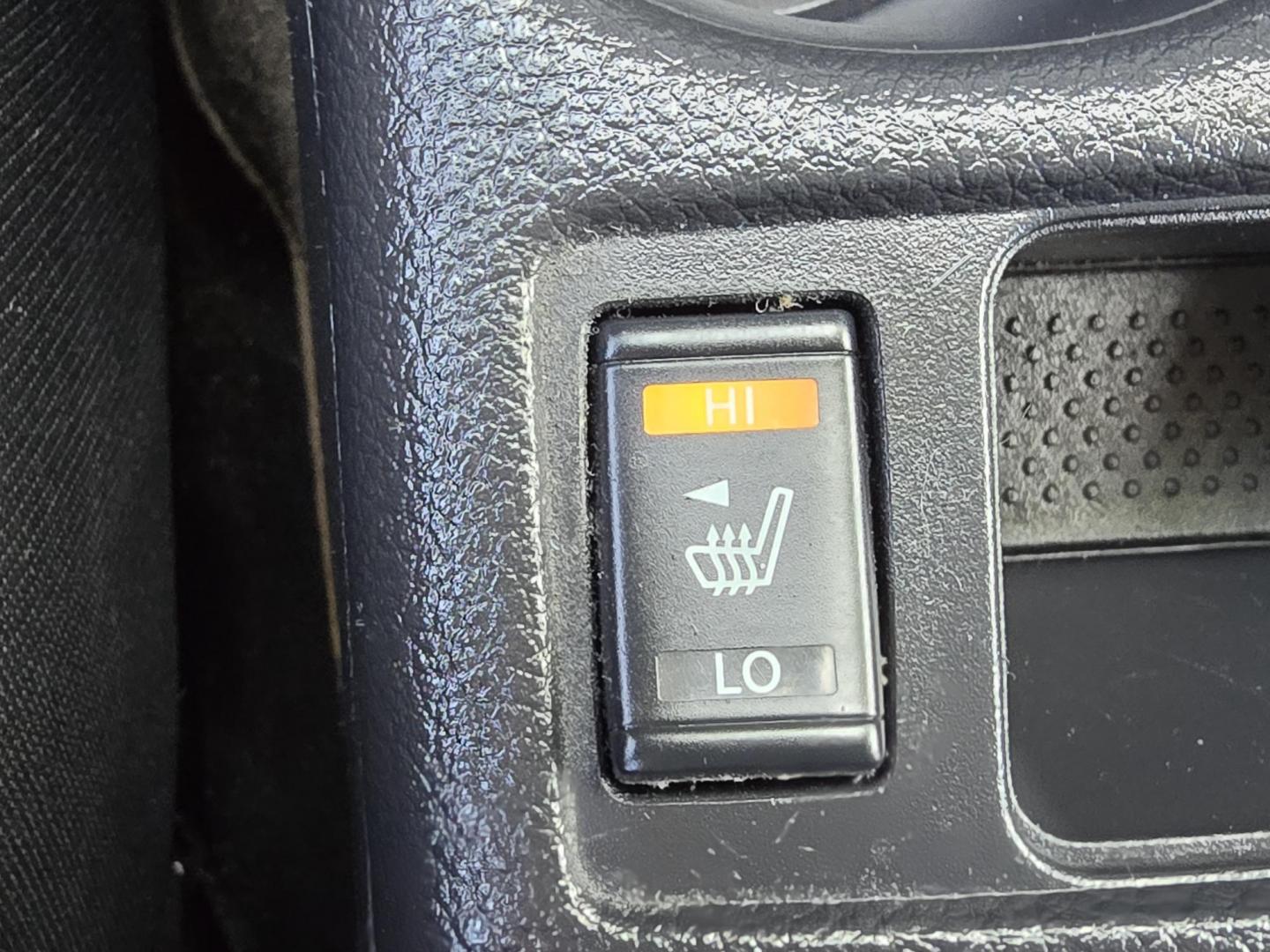 2018 GRAY Nissan Rogue SV (KNMAT2MT3JP) with an 2.5L L4 DOHC 16V engine, CVT transmission, located at 2660 S.Garland Avenue, Garland, TX, 75041, (469) 298-3118, 32.885551, -96.655602 - Photo#16