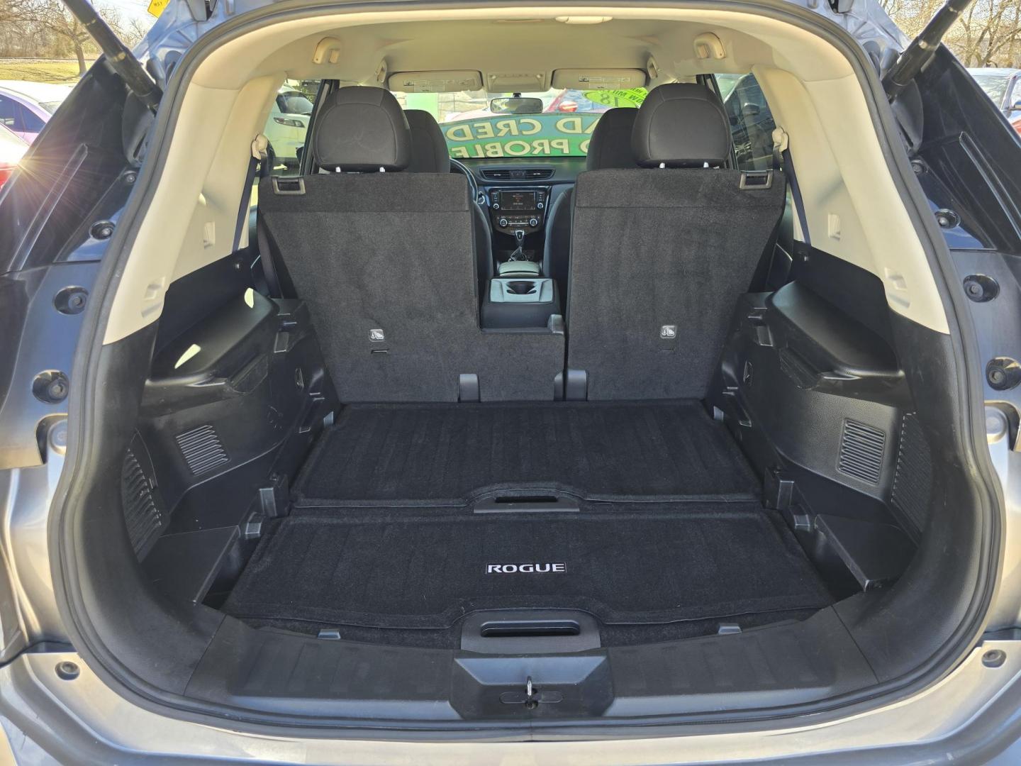 2018 GRAY Nissan Rogue SV (KNMAT2MT3JP) with an 2.5L L4 DOHC 16V engine, CVT transmission, located at 2660 S.Garland Avenue, Garland, TX, 75041, (469) 298-3118, 32.885551, -96.655602 - Photo#18