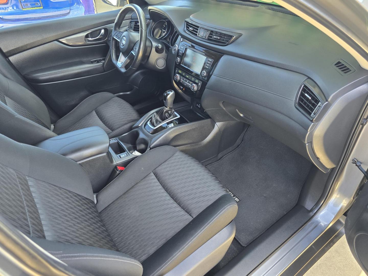 2018 GRAY Nissan Rogue SV (KNMAT2MT3JP) with an 2.5L L4 DOHC 16V engine, CVT transmission, located at 2660 S.Garland Avenue, Garland, TX, 75041, (469) 298-3118, 32.885551, -96.655602 - Photo#21