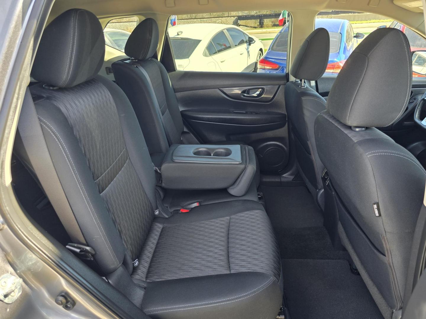 2018 GRAY Nissan Rogue SV (KNMAT2MT3JP) with an 2.5L L4 DOHC 16V engine, CVT transmission, located at 2660 S.Garland Avenue, Garland, TX, 75041, (469) 298-3118, 32.885551, -96.655602 - Photo#19