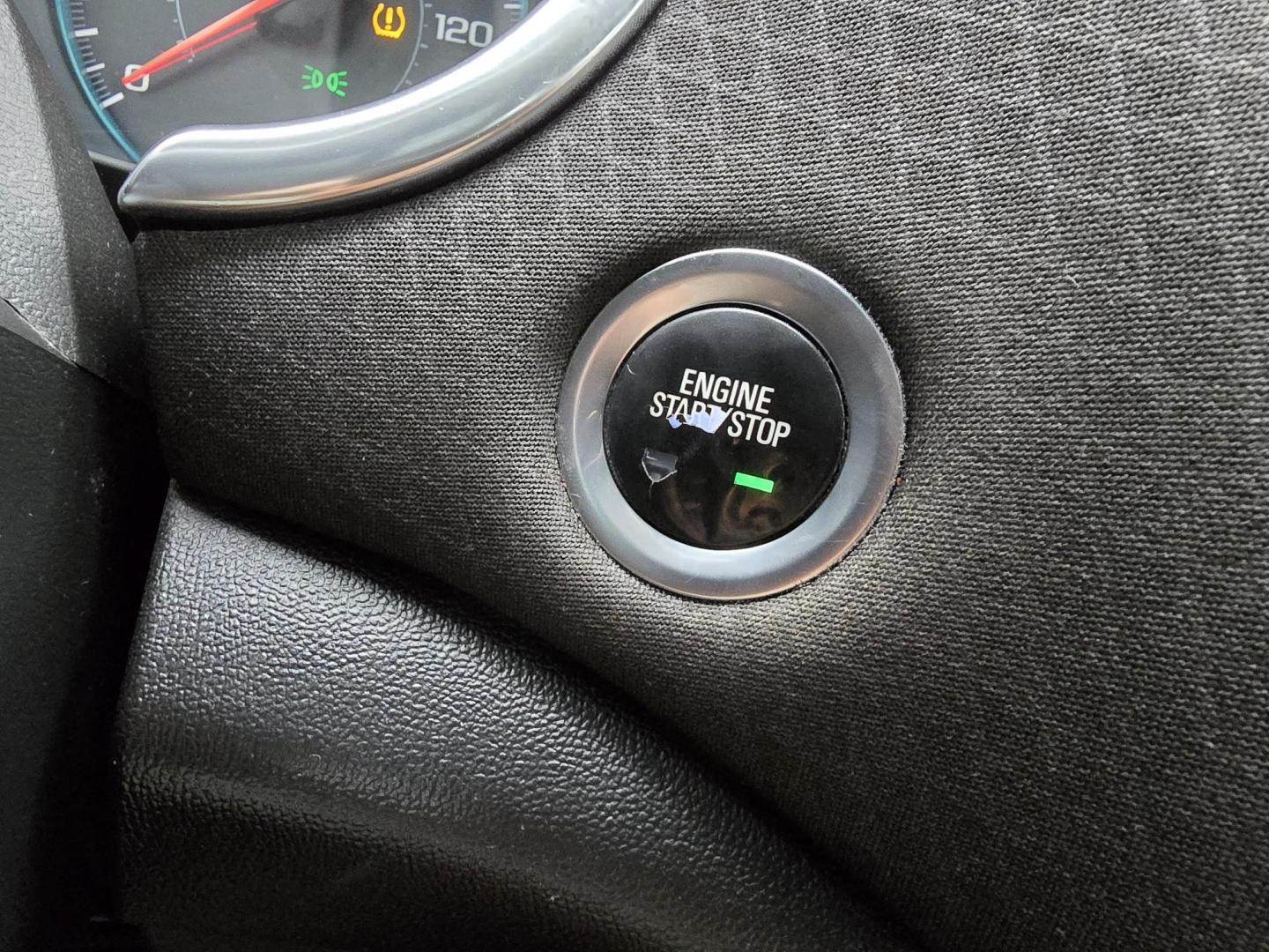 2019 WHITE Chevrolet Malibu LT (1G1ZD5STXKF) with an 1.5L L4 DOHC 16V engine, 6A transmission, located at 2660 S.Garland Avenue, Garland, TX, 75041, (469) 298-3118, 32.885551, -96.655602 - Photo#13