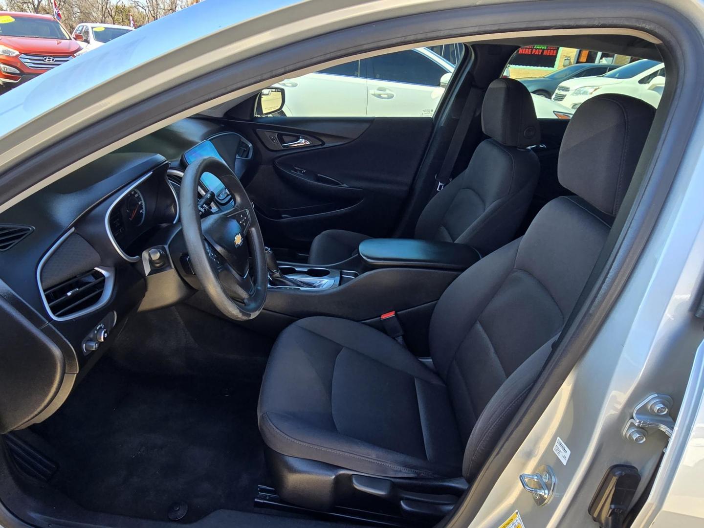 2019 SILVER Chevrolet Malibu LS (1G1ZB5ST2KF) with an 1.5L L4 DOHC 16V engine, 6A transmission, located at 2660 S.Garland Avenue, Garland, TX, 75041, (469) 298-3118, 32.885551, -96.655602 - Photo#11