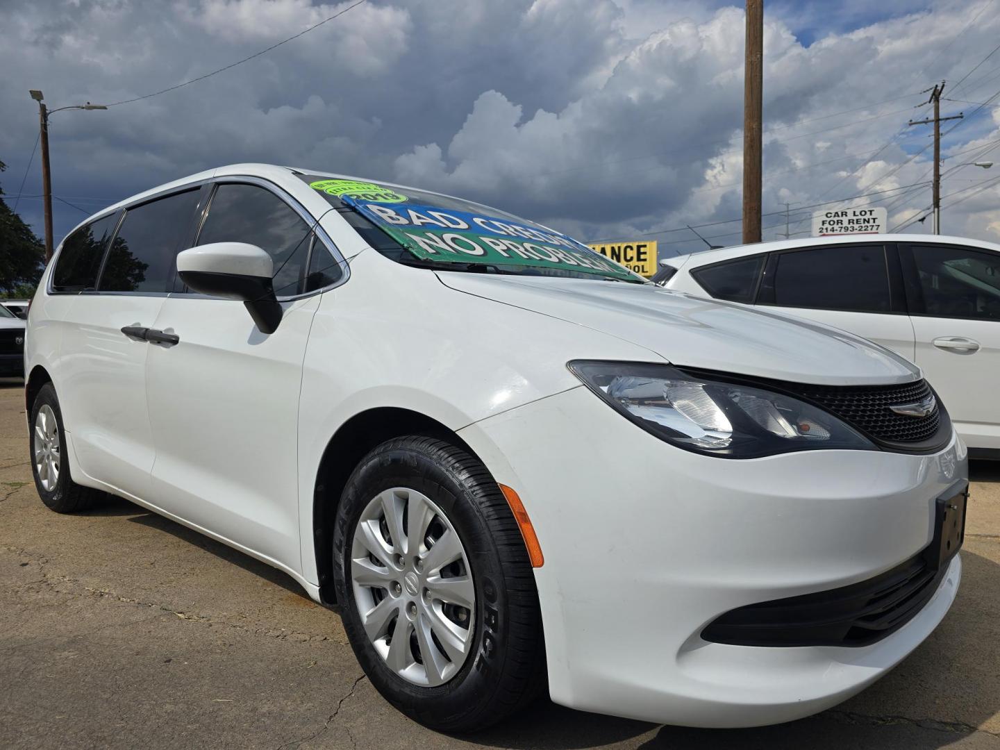 2019 WHITE Chrysler Pacifica L (2C4RC1AG3KR) , AUTO transmission, located at 2660 S.Garland Avenue, Garland, TX, 75041, (469) 298-3118, 32.885551, -96.655602 - Welcome to DallasAutos4Less, one of the Premier BUY HERE PAY HERE Dealers in the North Dallas Area. We specialize in financing to people with NO CREDIT or BAD CREDIT. We need proof of income, proof of residence, and a ID. Come buy your new car from us today!! This is a very well cared for 2013 CH - Photo#1