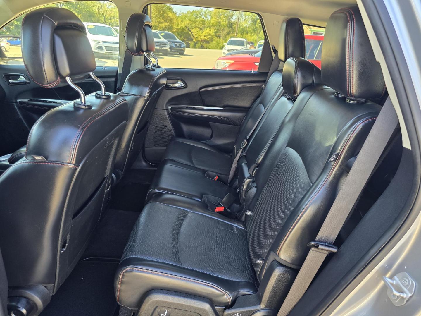 2019 GRAY /BLACK Dodge Journey GT (3C4PDCEG6KT) with an 3.6L V6 DOHC 24V engine, 6A transmission, located at 2660 S.Garland Avenue, Garland, TX, 75041, (469) 298-3118, 32.885551, -96.655602 - Photo#18