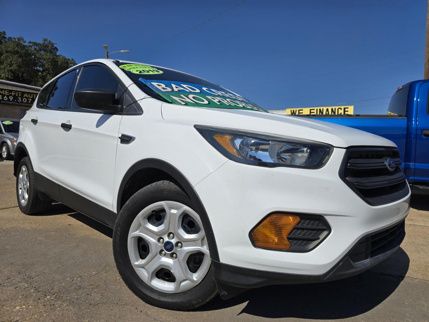 2019 WHITE Ford Escape S (1FMCU0F71KU) with an 2.5L L4 DOHC 16V engine, 6A transmission, located at 2660 S.Garland Avenue, Garland, TX, 75041, (469) 298-3118, 32.885551, -96.655602 - Photo#0