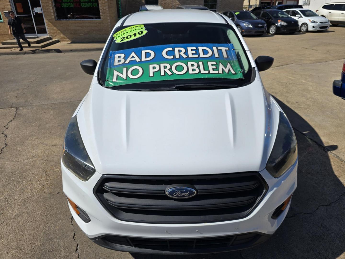 2019 WHITE Ford Escape S (1FMCU0F71KU) with an 2.5L L4 DOHC 16V engine, 6A transmission, located at 2660 S.Garland Avenue, Garland, TX, 75041, (469) 298-3118, 32.885551, -96.655602 - Photo#8