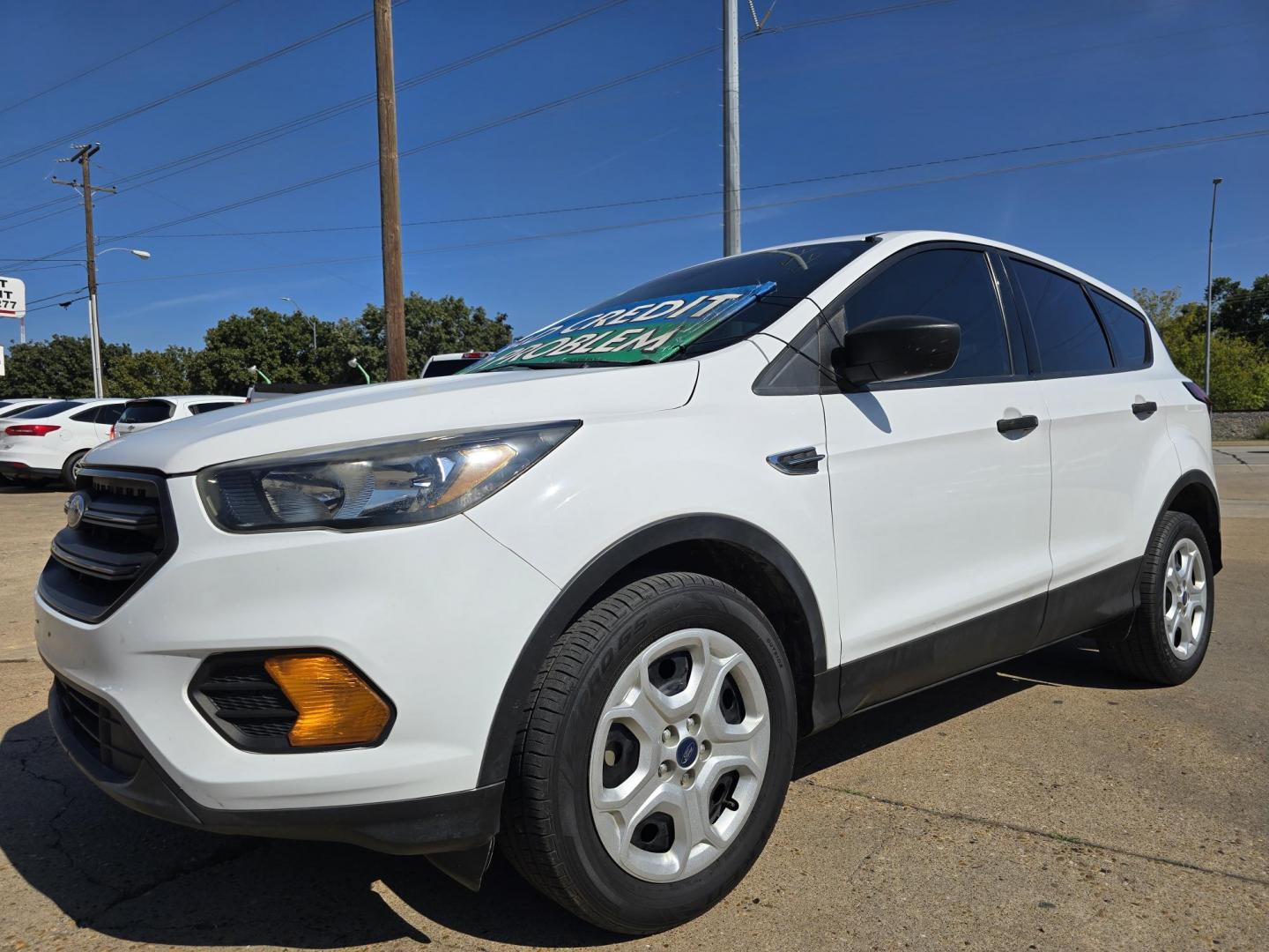 2019 WHITE Ford Escape S (1FMCU0F71KU) with an 2.5L L4 DOHC 16V engine, 6A transmission, located at 2660 S.Garland Avenue, Garland, TX, 75041, (469) 298-3118, 32.885551, -96.655602 - Photo#7